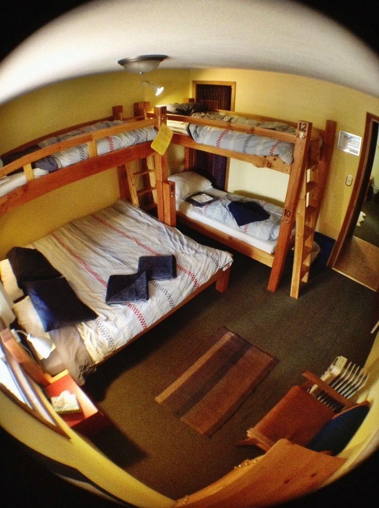 Up The Creek Backpacker'S Lodge Roberts Creek Buitenkant foto