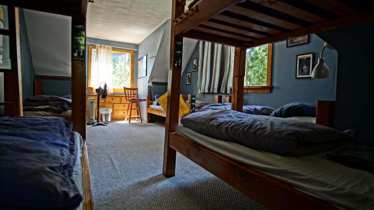 Up The Creek Backpacker'S Lodge Roberts Creek Buitenkant foto