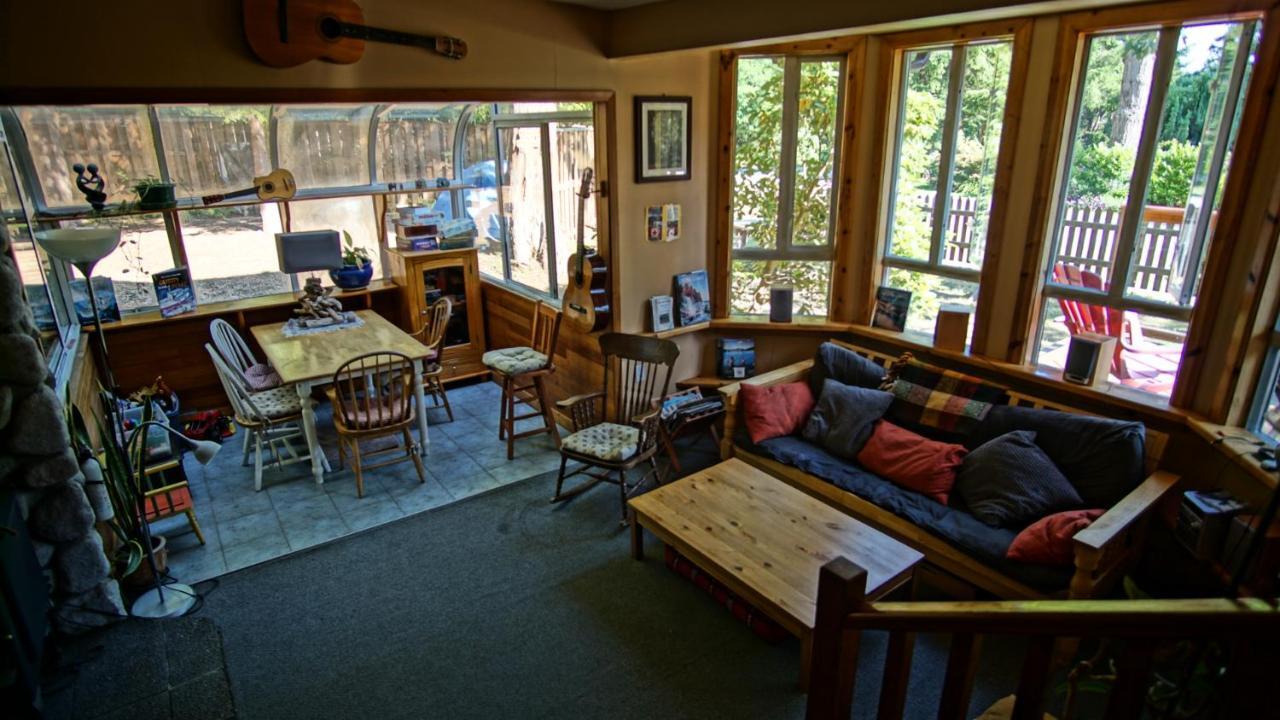 Up The Creek Backpacker'S Lodge Roberts Creek Buitenkant foto