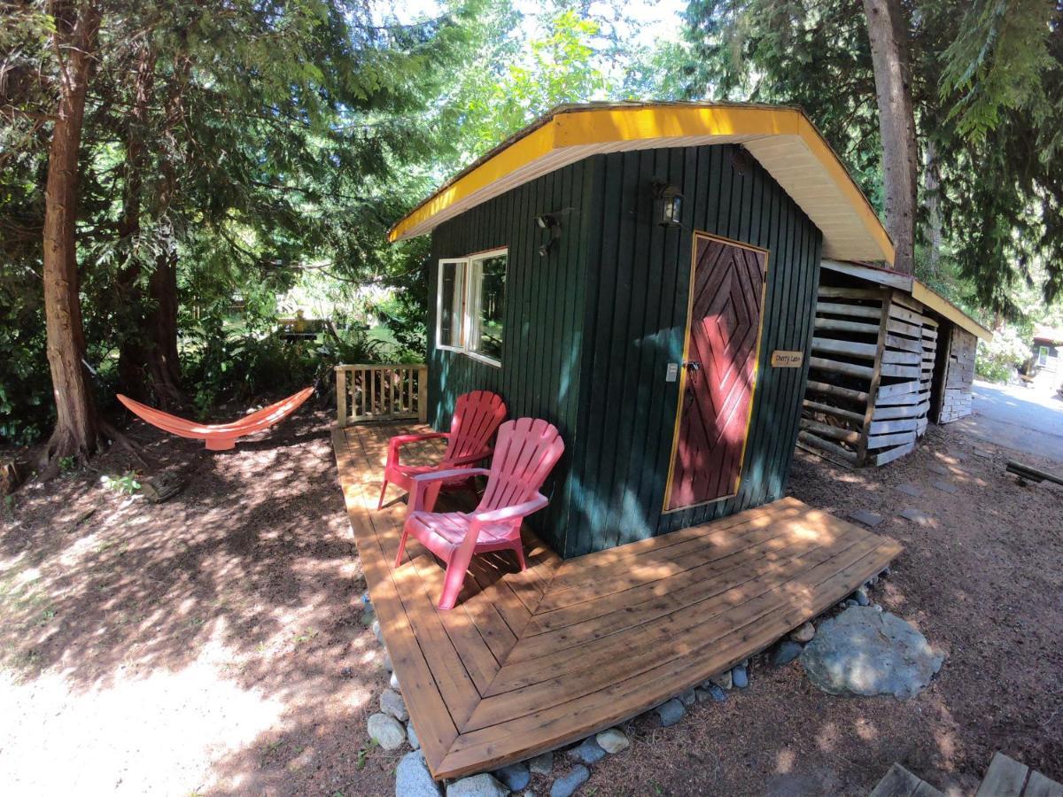 Up The Creek Backpacker'S Lodge Roberts Creek Buitenkant foto