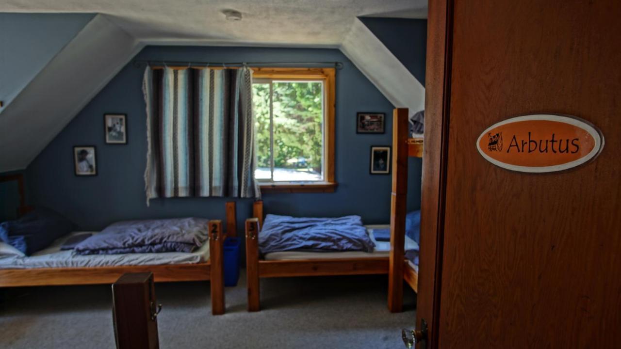 Up The Creek Backpacker'S Lodge Roberts Creek Buitenkant foto